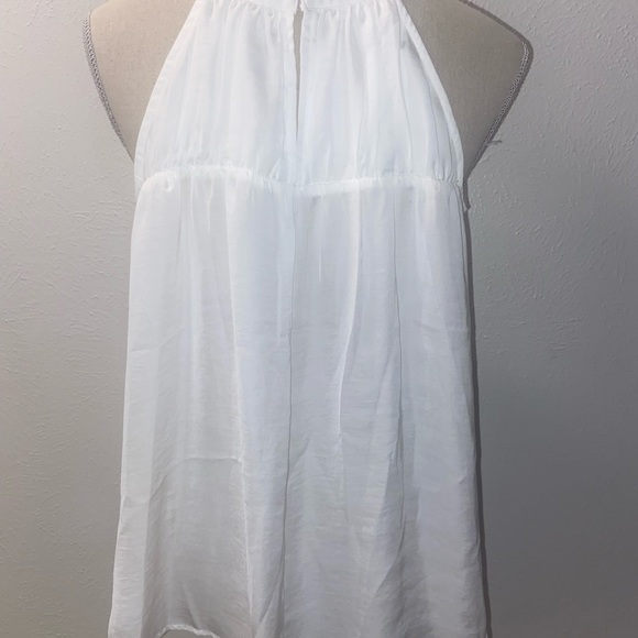 The Limited White Flowy loose fitting XS blouse - Picture 2 of 4